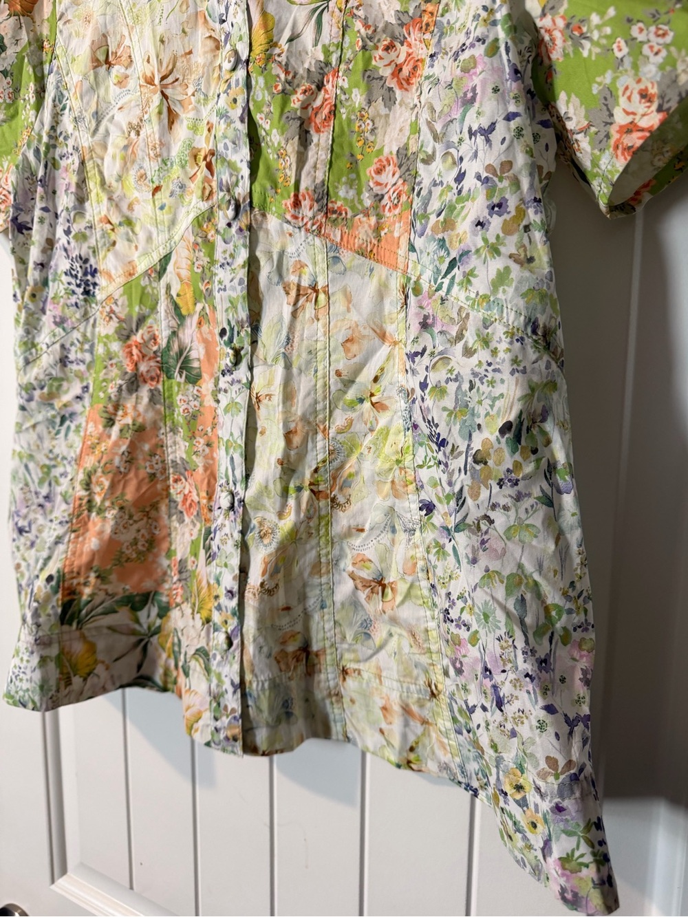 Pastel Floral Short-Sleeve Patchwork Button Front Blouse - Picture 5 of 8